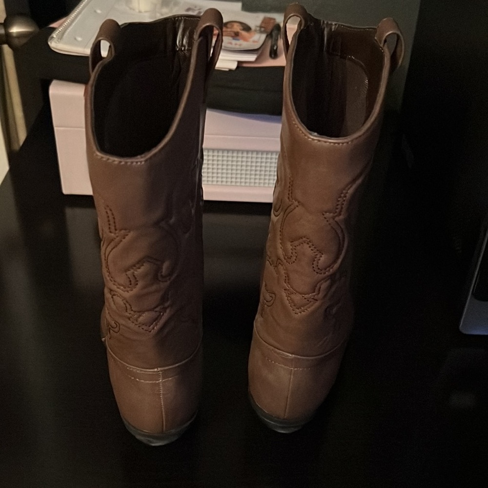 Womens Stylish Comfortable Closed Toe Cowgirl Mid Calf Boots - Picture 5 of 7